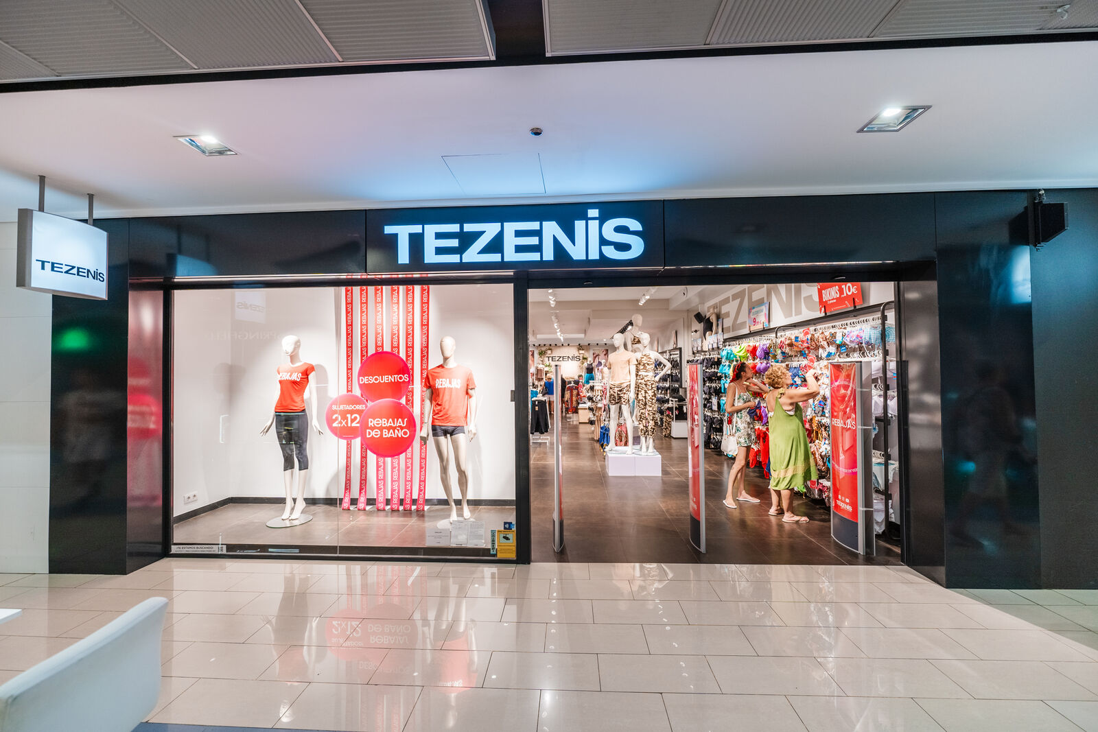 Tezenis store front